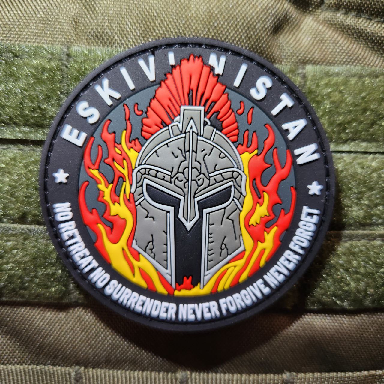 Parche PVC 3D con velcro – ESKIVINISTAN No retreat No surrender - vista 2
