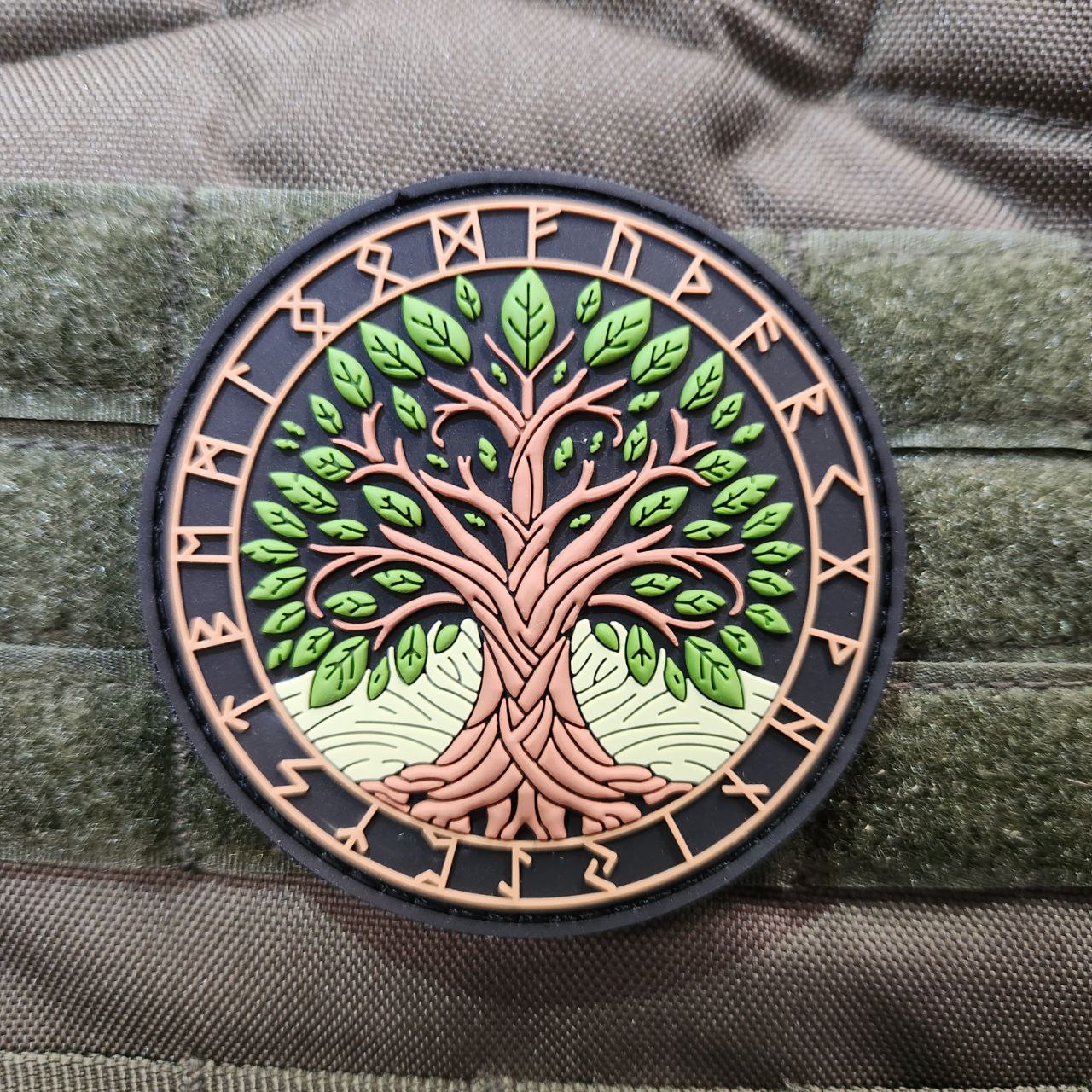 Parche PVC 3D con velcro – VIKINGO ARBOL VIDA Yggdrasil - vista 2
