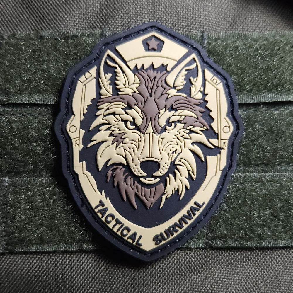Parche PVC 3D con velcro – WOLF - vista 6